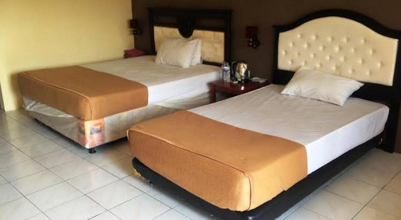 Hotel Nirwana Situbondo Redpartner Banyuanget Exterior foto